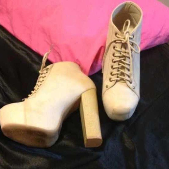 ❌🍓SOLD❌🍓🍁Platform pumps! Perfect for fall!🍁 - Picture 4 of 4