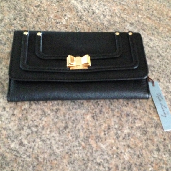 Kate Landry wallet