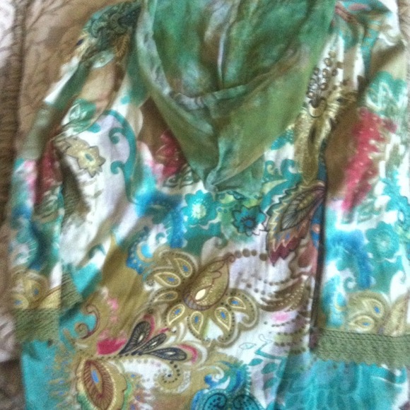 OPULENT HOODIE - Picture 2 of 3