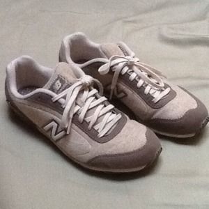 NWOT New Balance four five zero sneakers