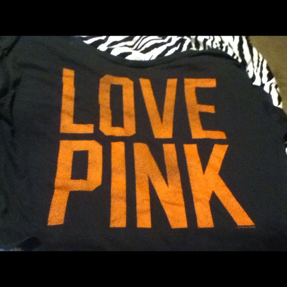 4 @jawelp NWOT!! Vs Pink Texas Longhorns Crop tee