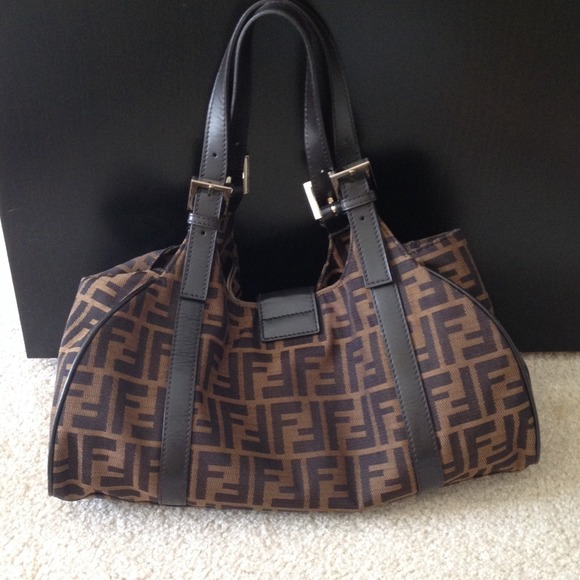 Authentic Fendi - Picture 3 of 4