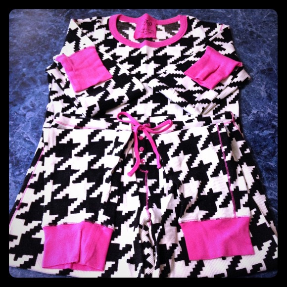 VS Pajamas cozy set size M