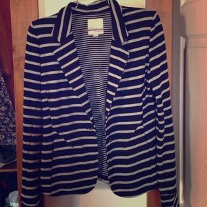 Black and gray striped fitted blazer