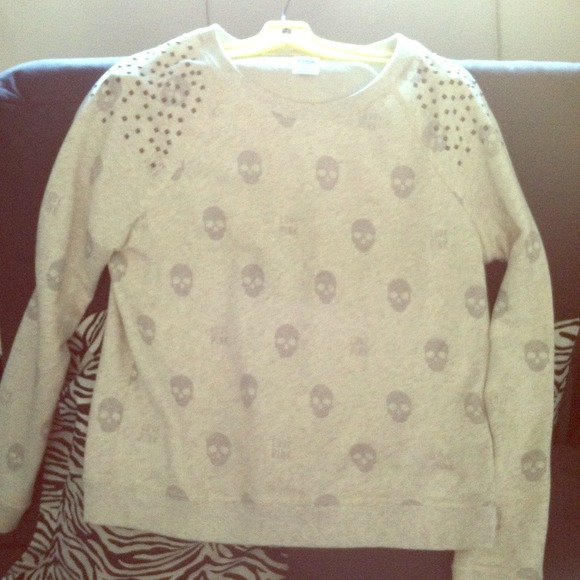 Vs. Pink skull sweater.