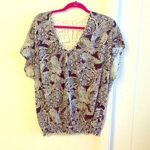 Cotton navy/white floral top with lace back.