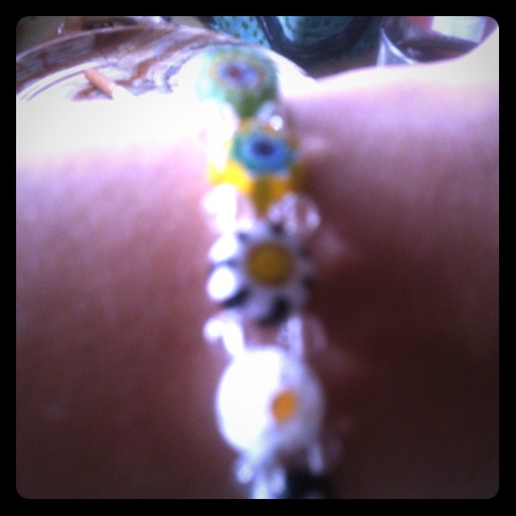 Glass beaded flower bracelet