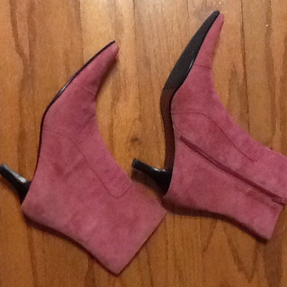 Magenta suede above ankle boot, 6 1/2  M. - Picture 2 of 3