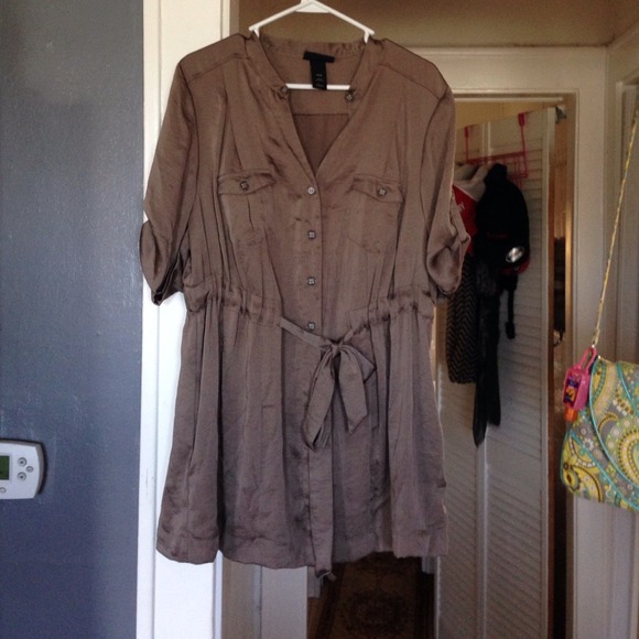 A bronze shirt