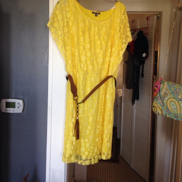 A yellow dress.