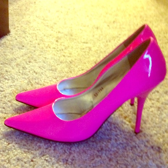 Pointed pumps
