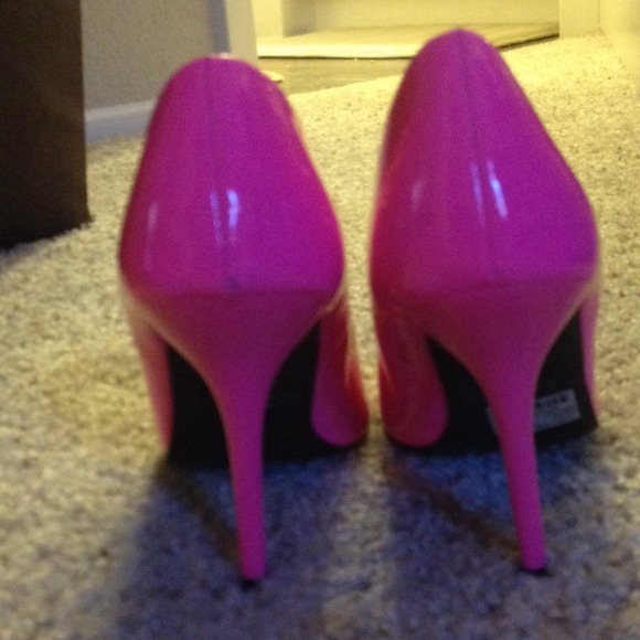 Pointed pumps - Picture 3 of 4