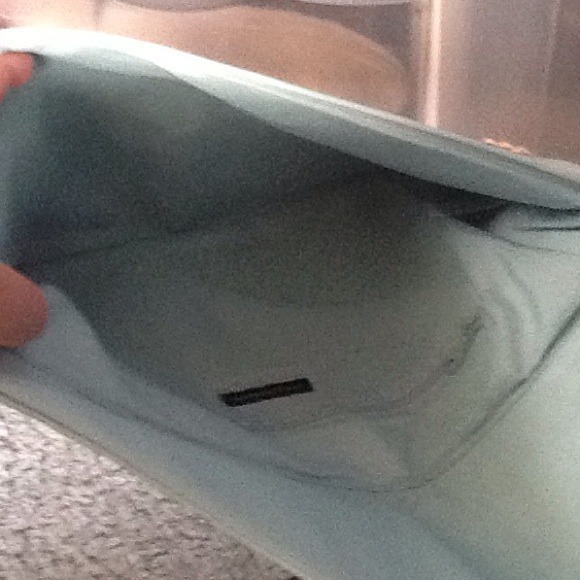 ❌sold❌large mint studded clutch NWOT - Picture 2 of 4