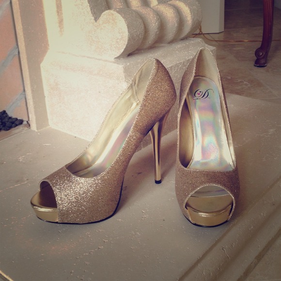 Gold Sparkle Peep Toe Pumps