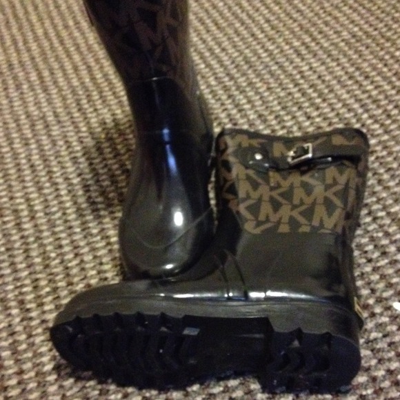 Michael Kors Rain Boots - Picture 2 of 4