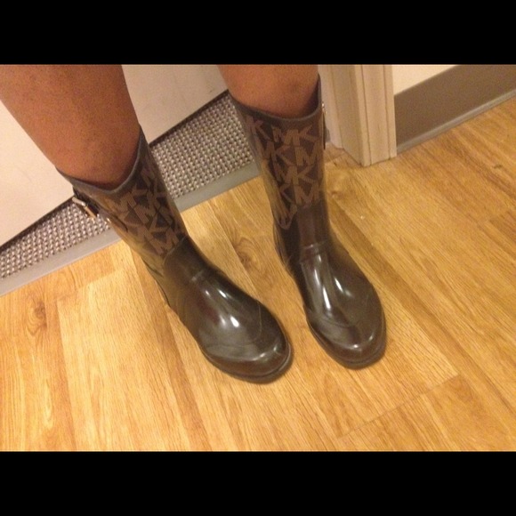 Michael Kors Rain Boots - Picture 3 of 4