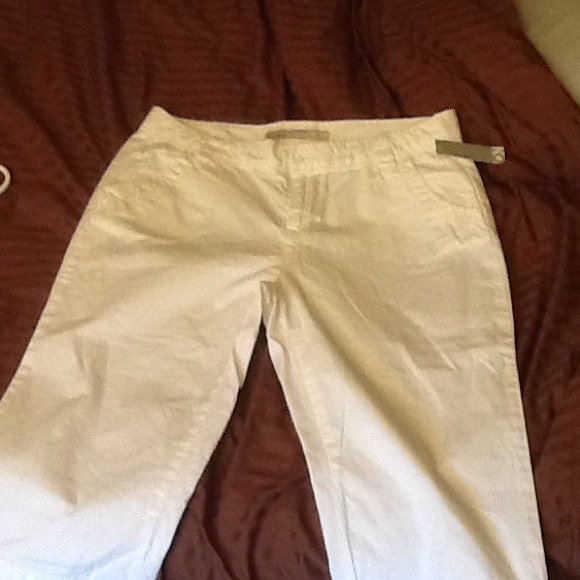 White cropped pants