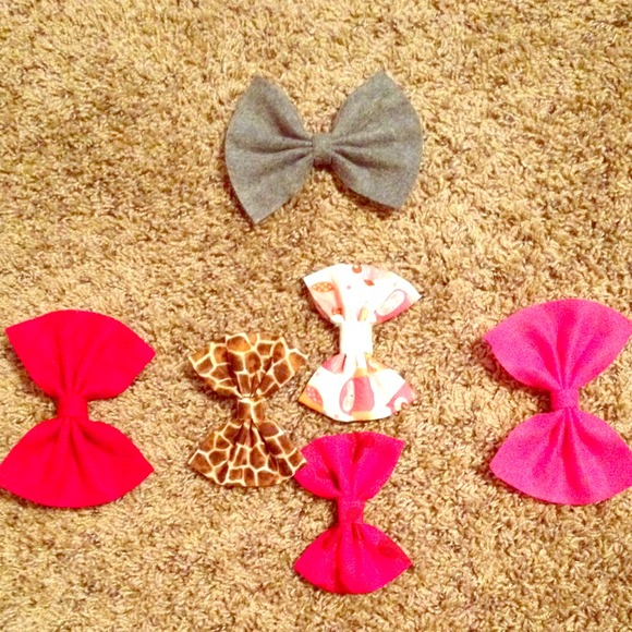 Hair bows! - Picture 1 of 3
