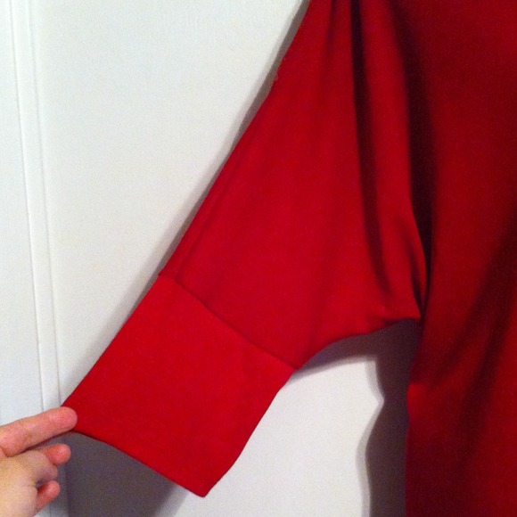📌SOLD📌 Red top - Picture 2 of 3