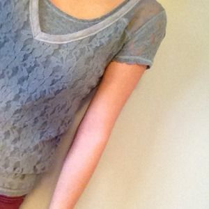 Abercrombie & Fitch slightly cropped lace top