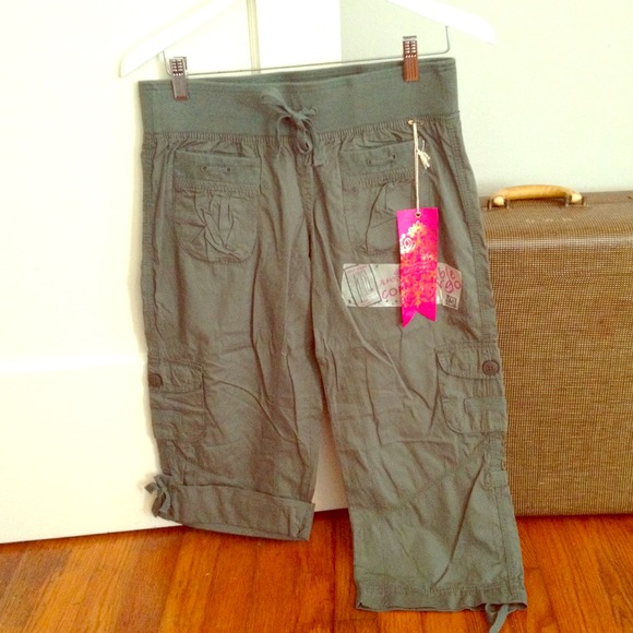 Army green drawstring capris