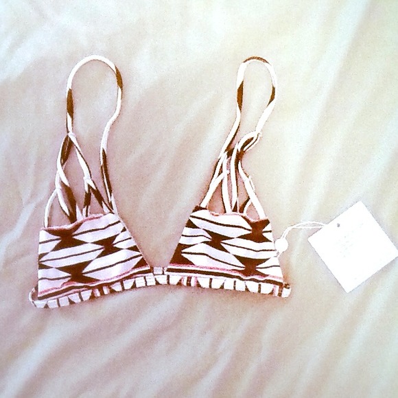 ❌TRADED❌ NWT XS Acacia Santorini Top in Native