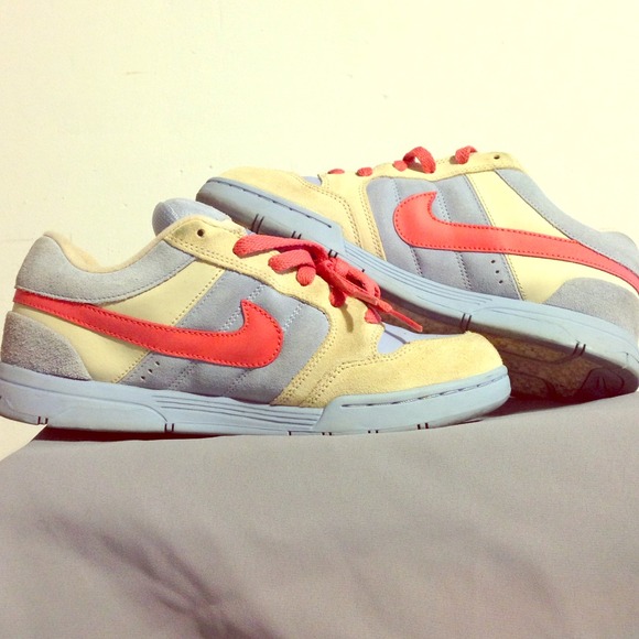 Lavender and tan dunks | wide tongue skate sneaks