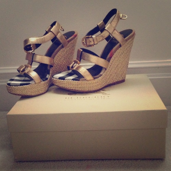 Gold Burberry wedges