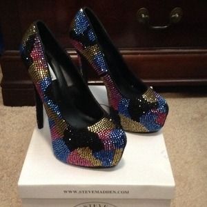 Steve Madden Dyvinal camouflage heels
