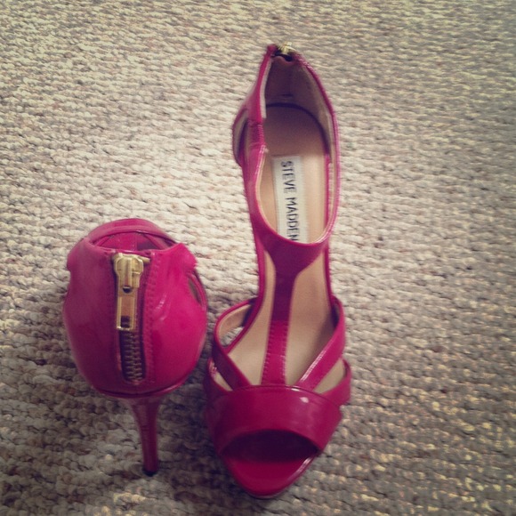 Hot Pink! T-strap Steve Madden Heels