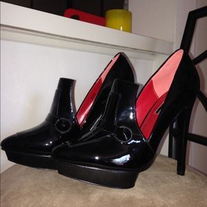 Charles Jourdan shoes