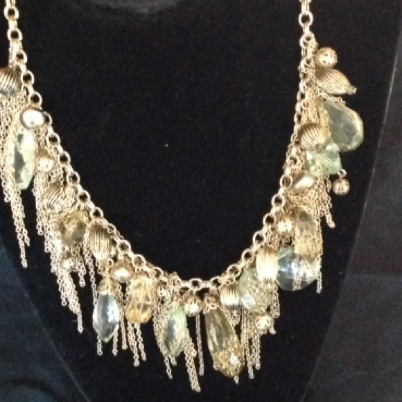 Gold tone necklace.🎀🎀NO LONGER AVAILABLE🎀🎀 - Picture 3 of 3