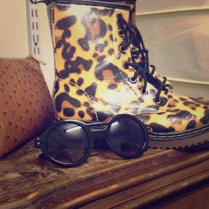 ✨✨✨Super Cute Cheetah Boots✨✨✨