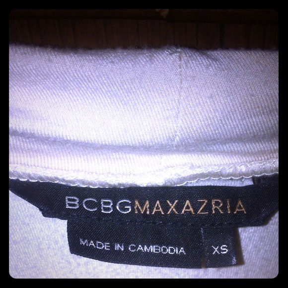 Adorable XSMALL BCBG tank top. It's too small 4 me