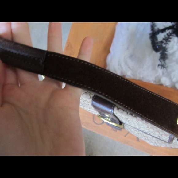 💯% authentic Brown and tan COACH purse!! - Picture 2 of 4