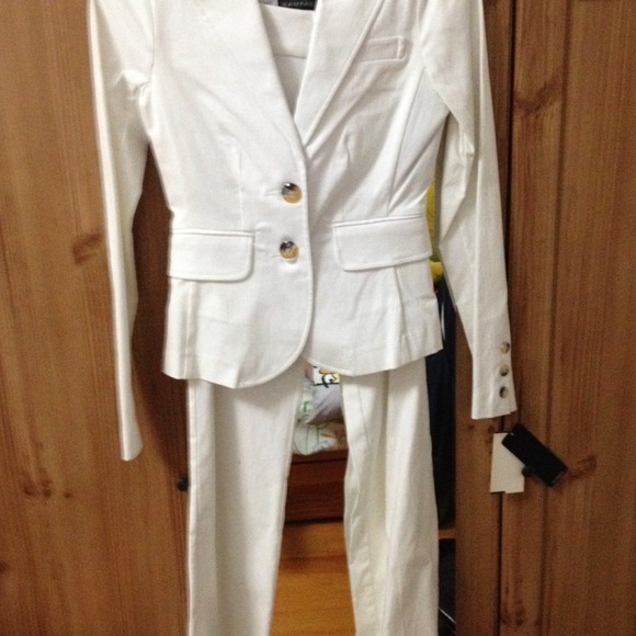 Suit jacket and pants set
