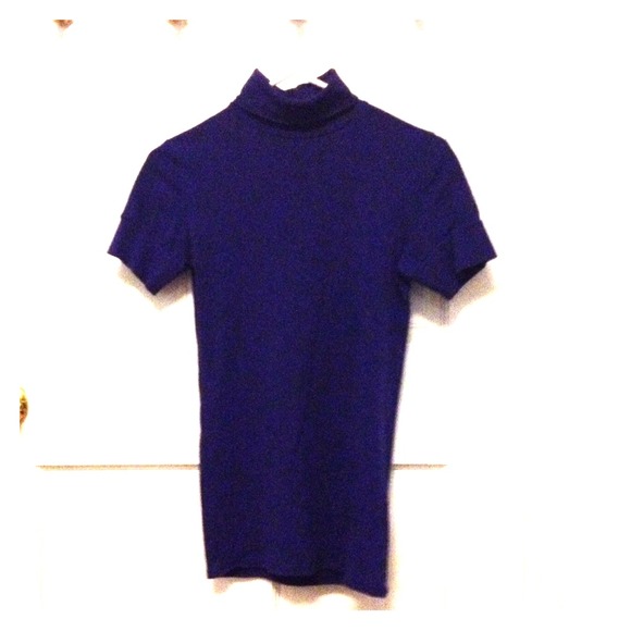 Indigo short-sleeved turtle neck