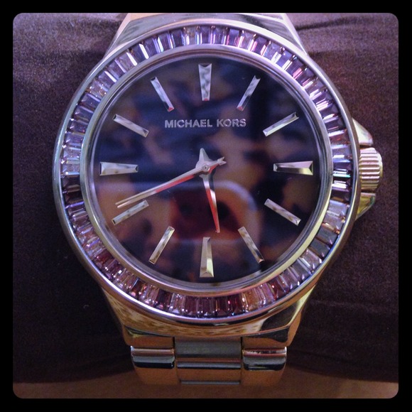 Super cute never been worn Michael Kors gold watch