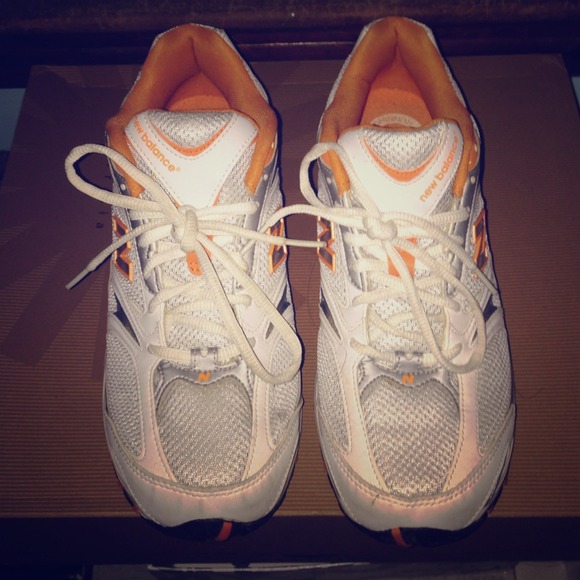 new balance abzorb sneakers