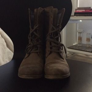 Brown roxy boots