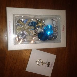 Beautiful phone case and headphone plug