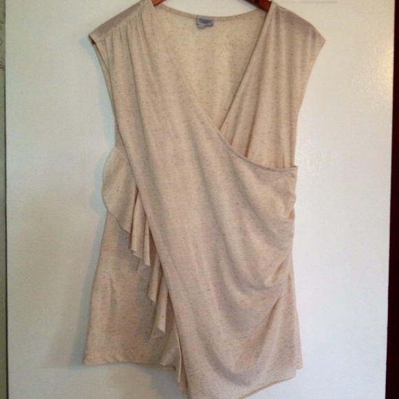 A-symmetrical shirt - Picture 2 of 2