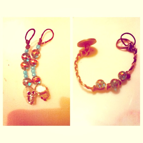 Skull earrings and matching bracelet - Picture 1 of 1