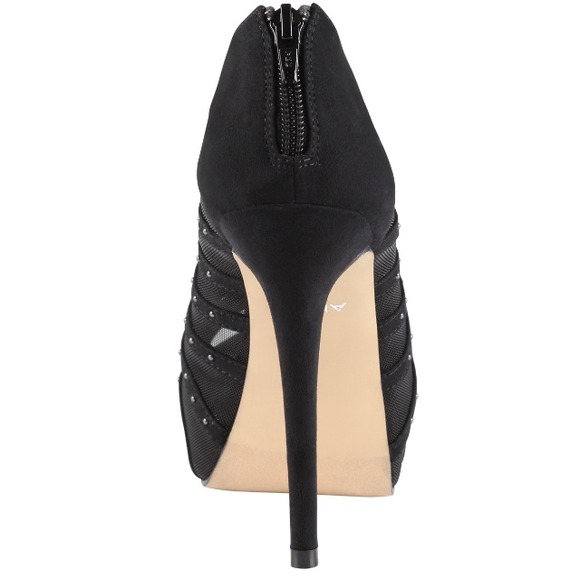 Heels - Picture 3 of 4