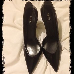 Your go to when all else fails Sexy Black Pumps! ✨