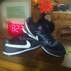 $10 Nike Sneakers