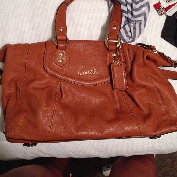 Authentic Coach bag! Make me a reasonable offer