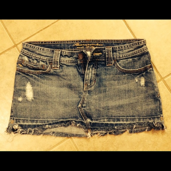 Bundle: Wetseal (small), 2 Abercrombie skirts Sz 0 - Picture 3 of 4