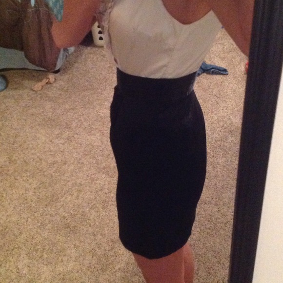 Black and White Dress - Picture 2 of 4