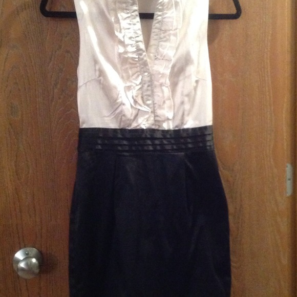 Black and White Dress - Picture 3 of 4